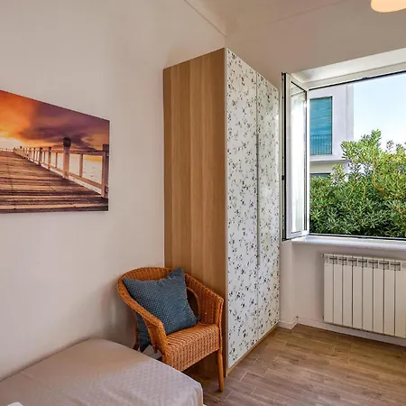 2 Bedroom Pet Friendly In Lejlighed Varazze