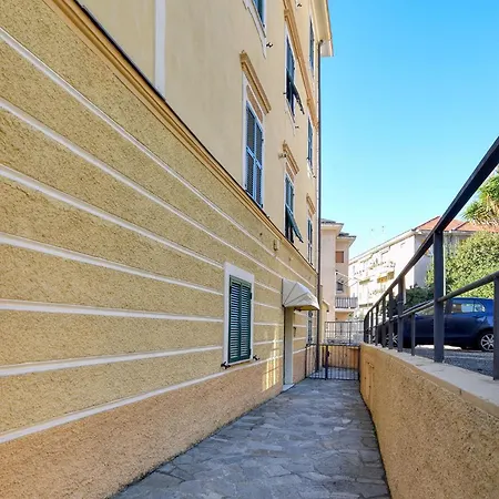 2 Bedroom Pet Friendly In Varazze